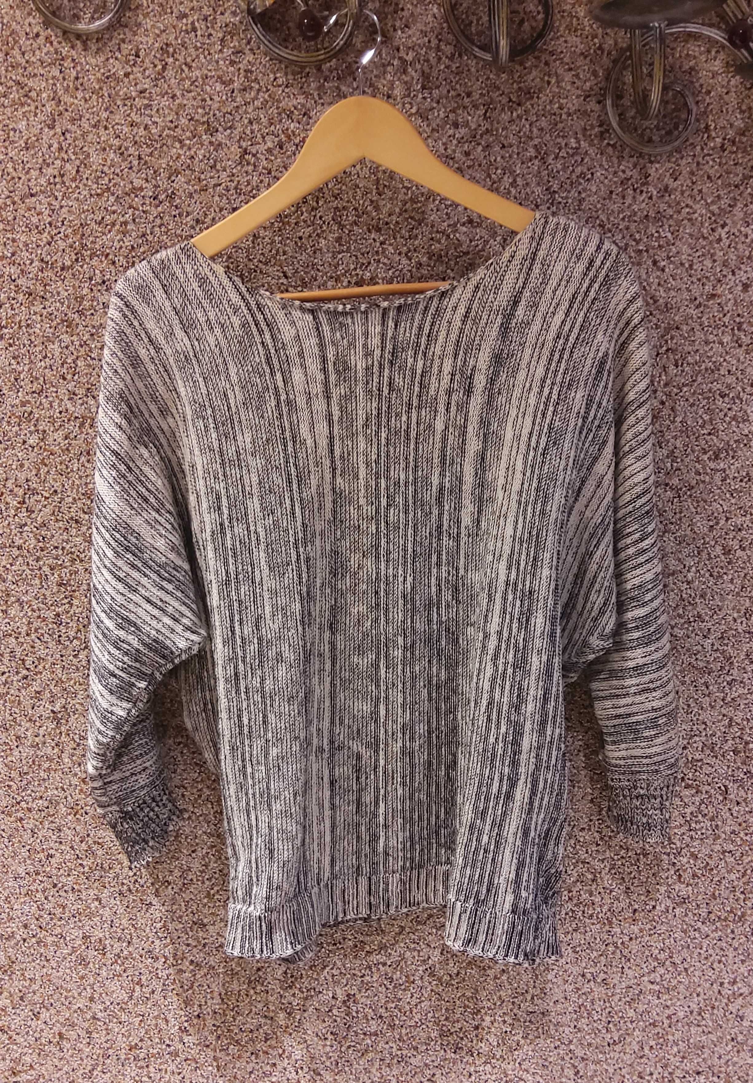 Женская кофточка свитер с вышивкой CHANEL размер XL/2XL