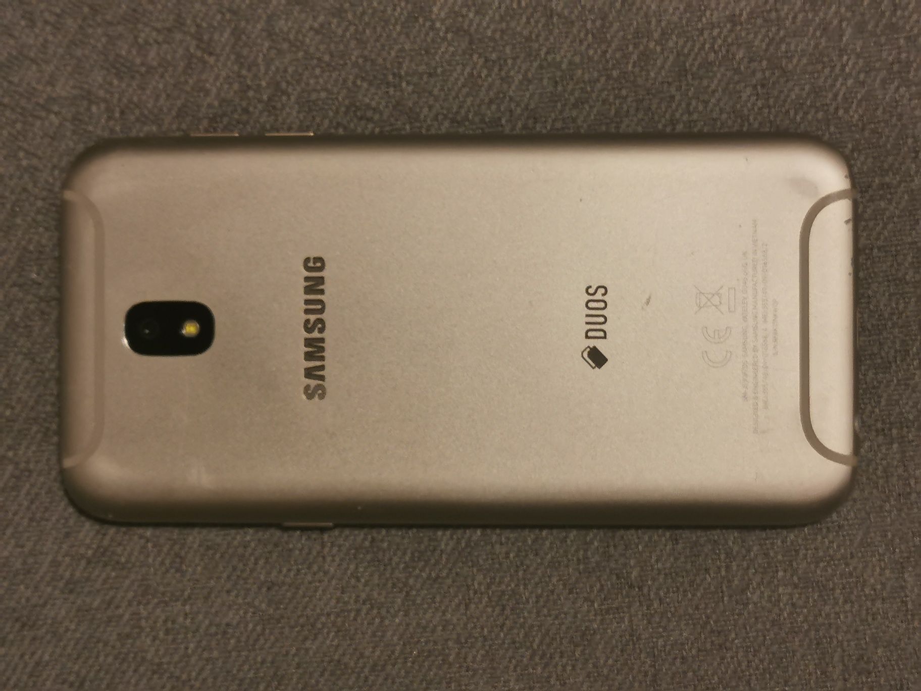 Samsung Galaxy J5 Duos z oryginalną ładowarką uszkodzony wyświetlacz