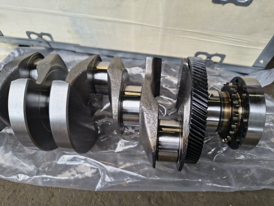 Колінвал Range Rover Ingenium 2.0D AJ20D 204DTD 204DTA  LR073830 шрот