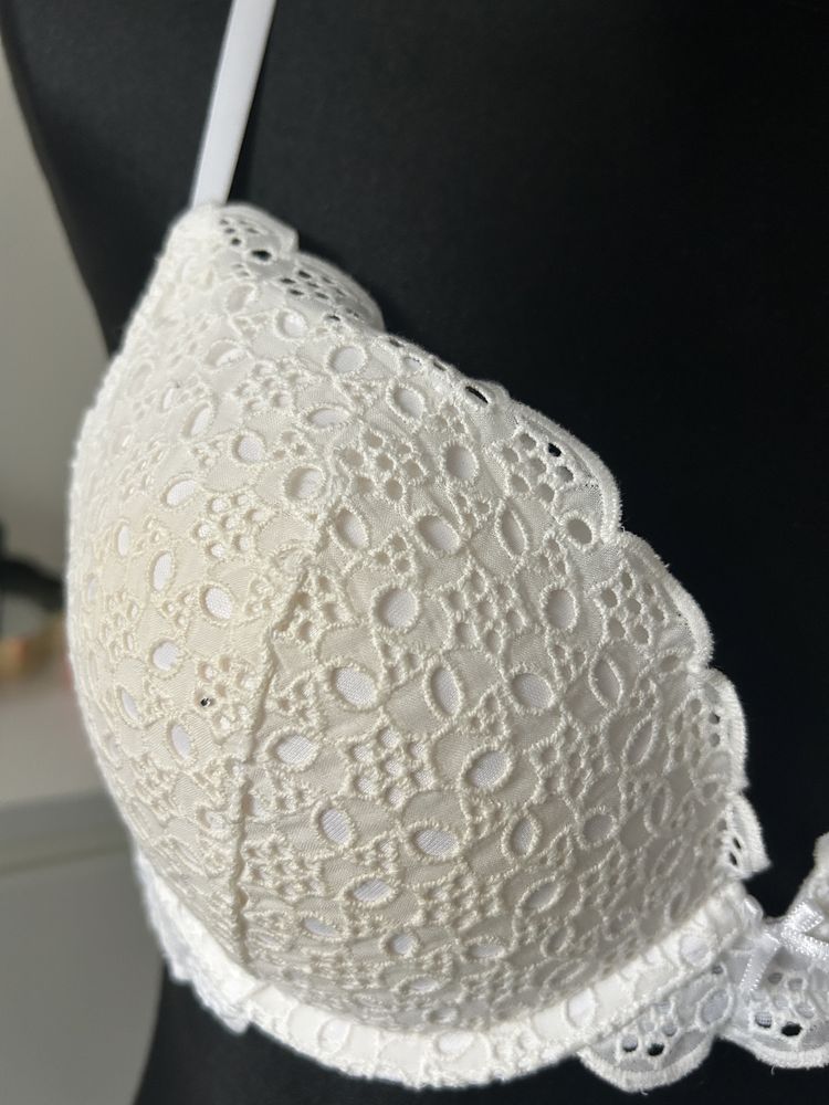 Biustonosz push-up Victoria’s Secret rozmiar 75C (34C)