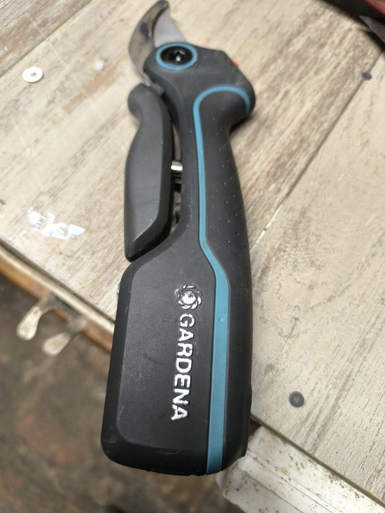 Sekator elektryczny Gardena