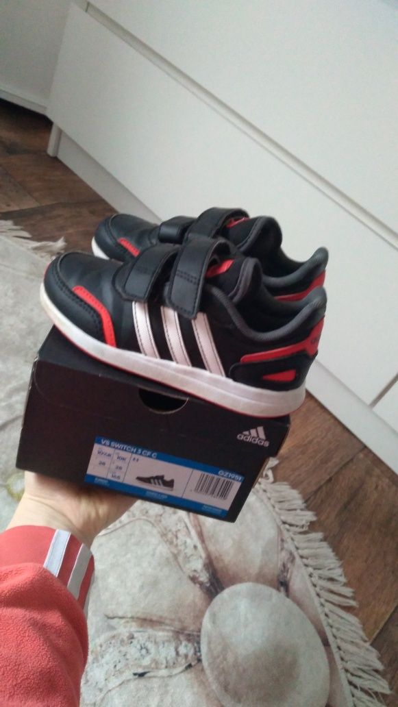 Czarne chłopięce buty adidas rozmiar 28