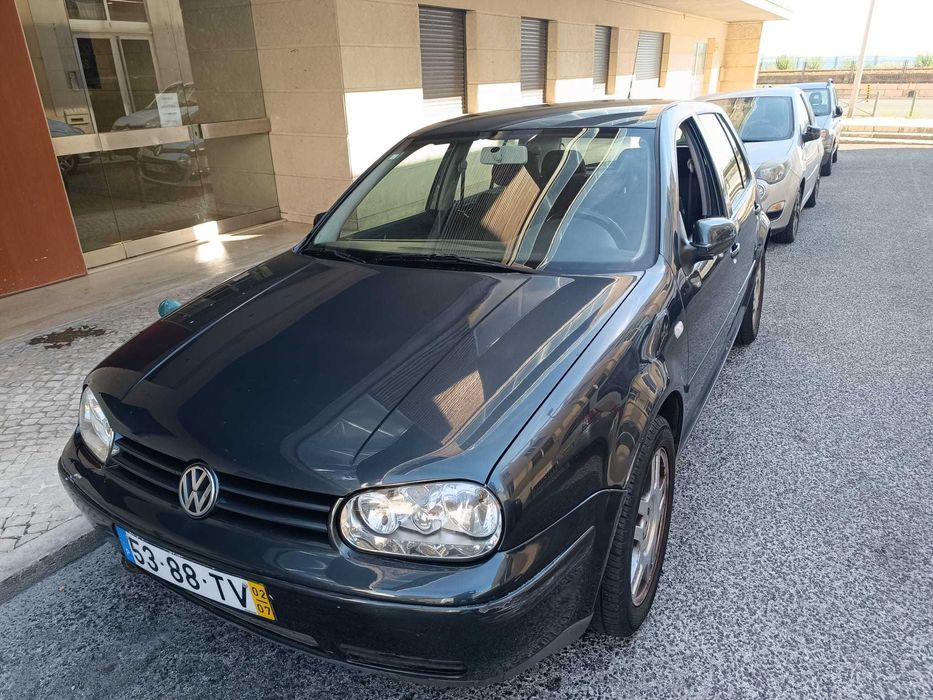 VW Golf  4 - 1.4 gasolina em excelente estado motor