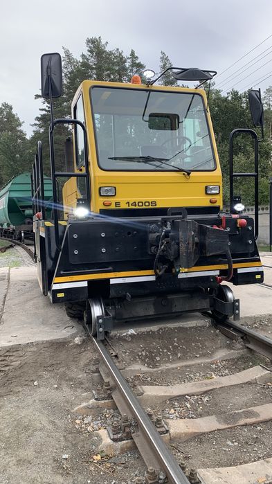 Локотрактор локомотив рельси Е1400