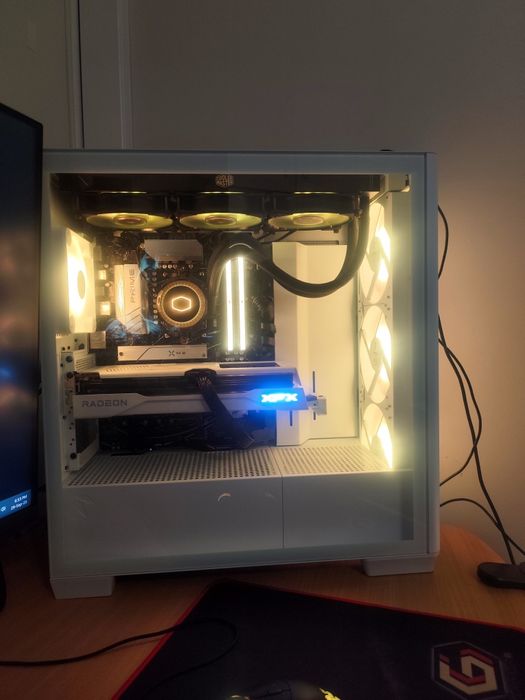 PC gamer | Ryzen 7 7700 | 9060 XT | 32gb | 1tb