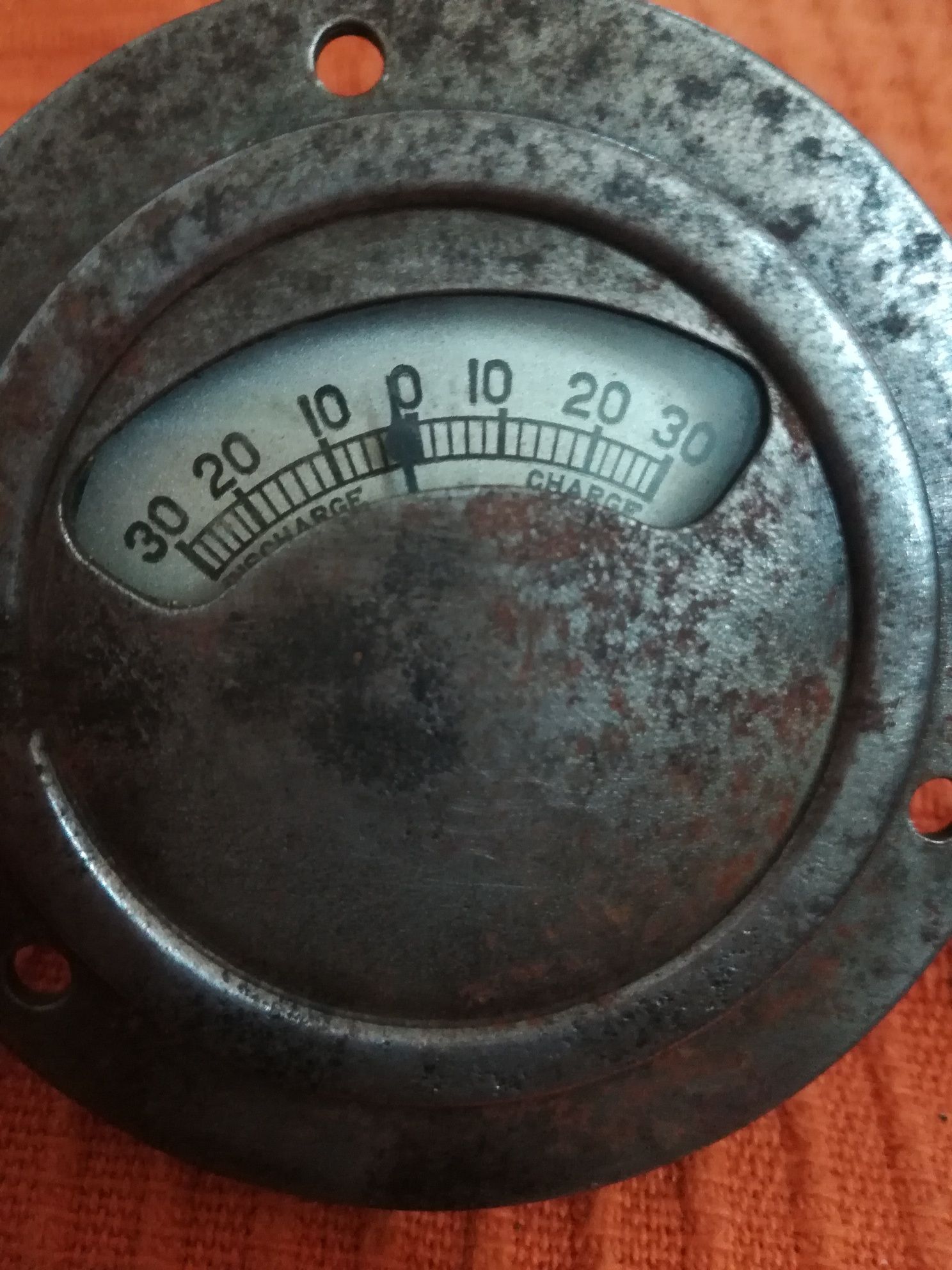 Manómetro de  bateria marca A. C made in usa vintage