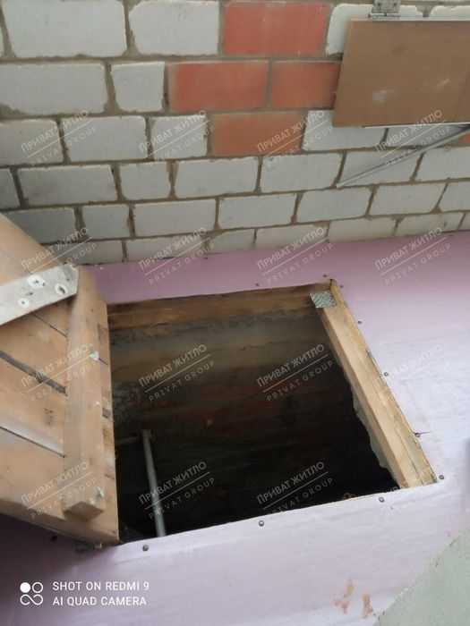 Трикімнатна квартира з автономним опаленням на першому поверсі