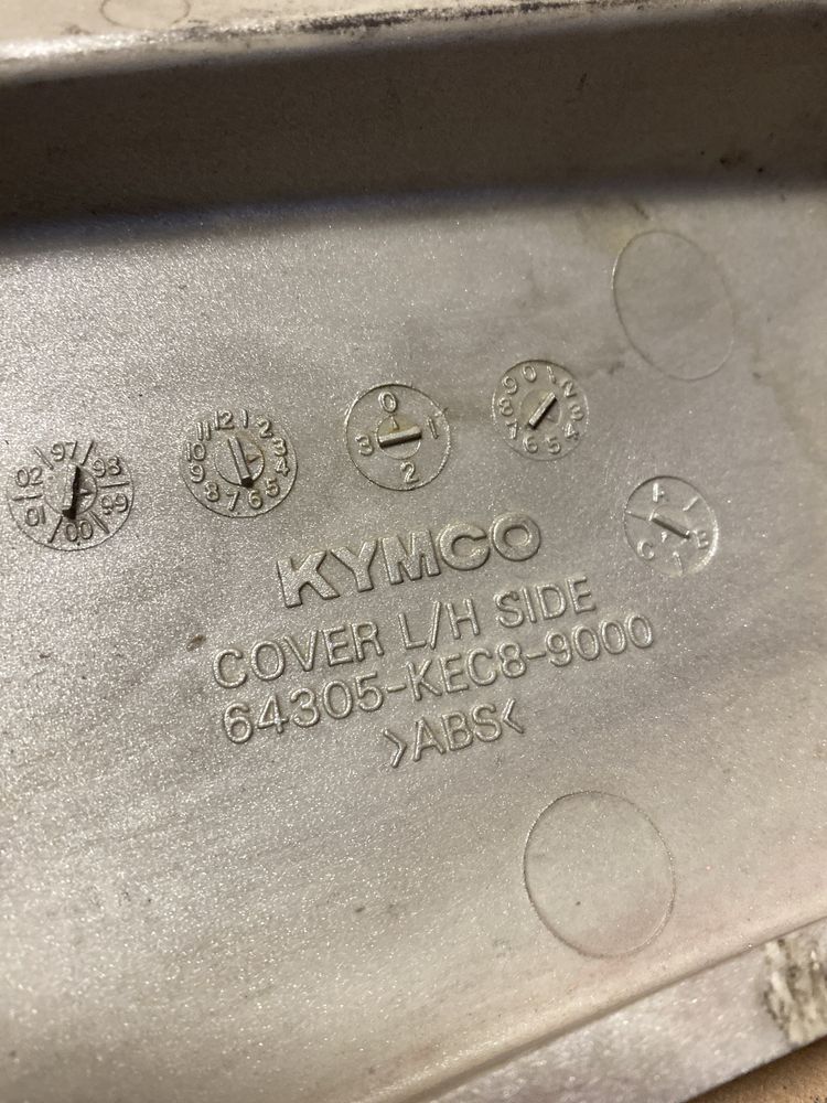 Kymco Stryker 125 LH lewy boczek owiewka B707