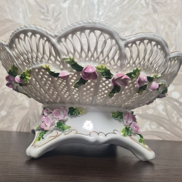 Большая фарфоровая конфетница /фруктовница Debelly, Румыния
