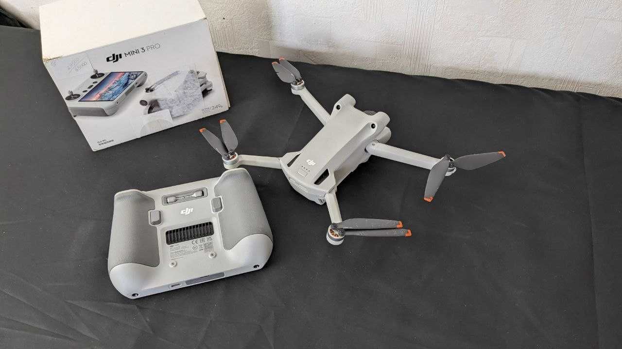 Квадрокоптер DJI Mini 3 Pro