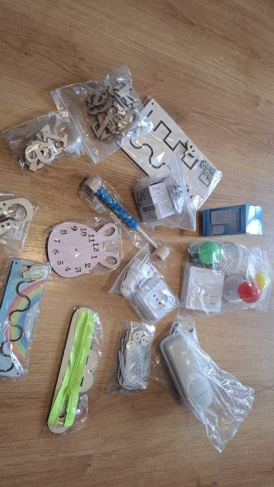 Zabawki/akcesoria do tablicy manipulacyjnej