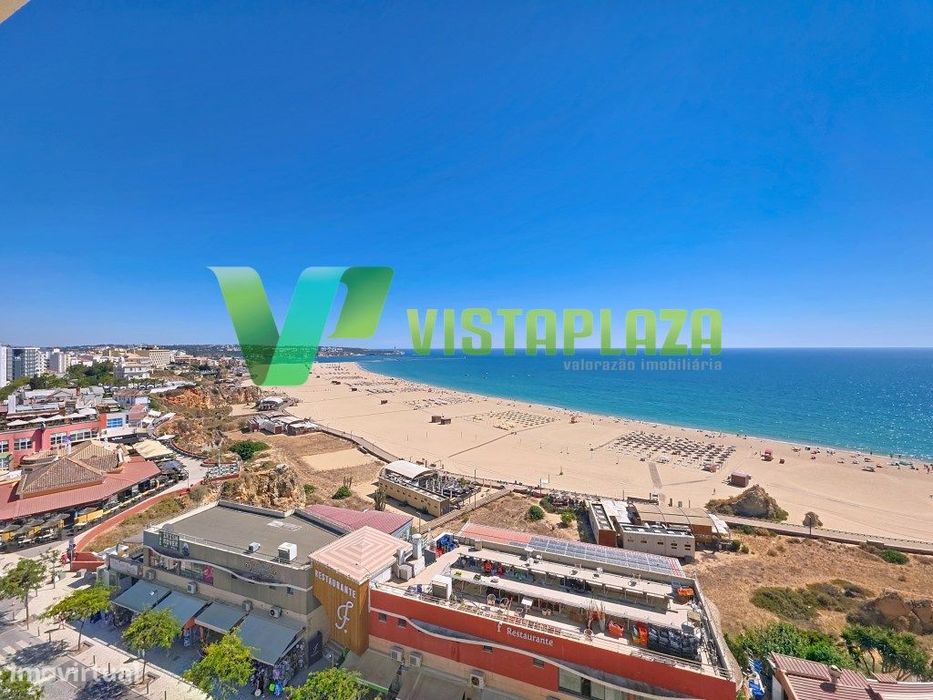 Apartamento T3 com Terraço de 360m², Vista Mar, Piscina Privada e 2...