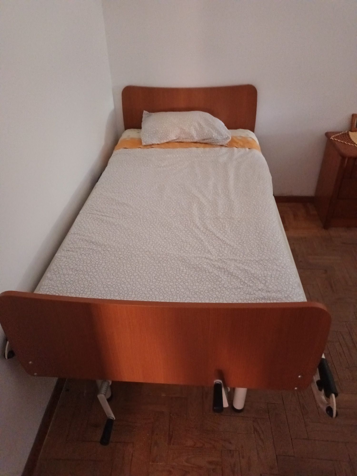 Cama articulada como nova