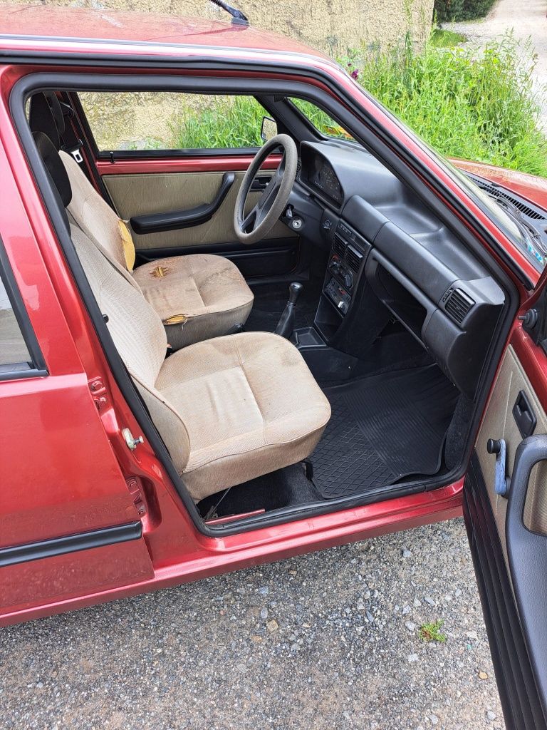 Fiat Uno  999 cm3