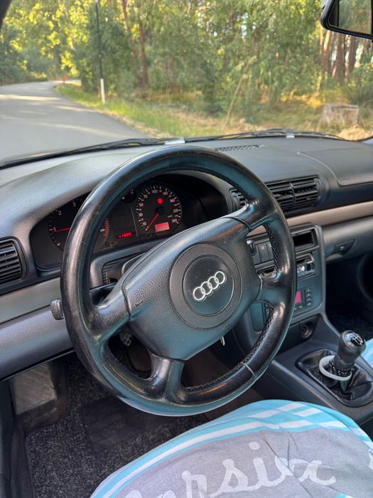 Audi A4 1.9TDI 110CV / Valor Negociável!