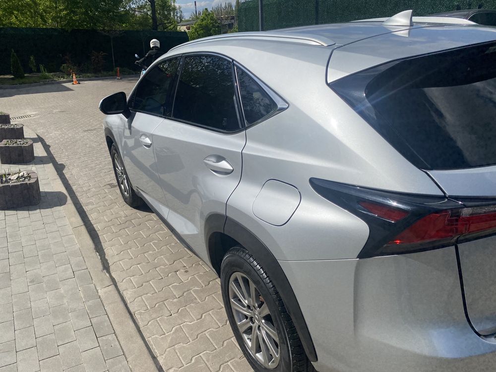 Продам Lexus NX200t  знаходитьсся у львові