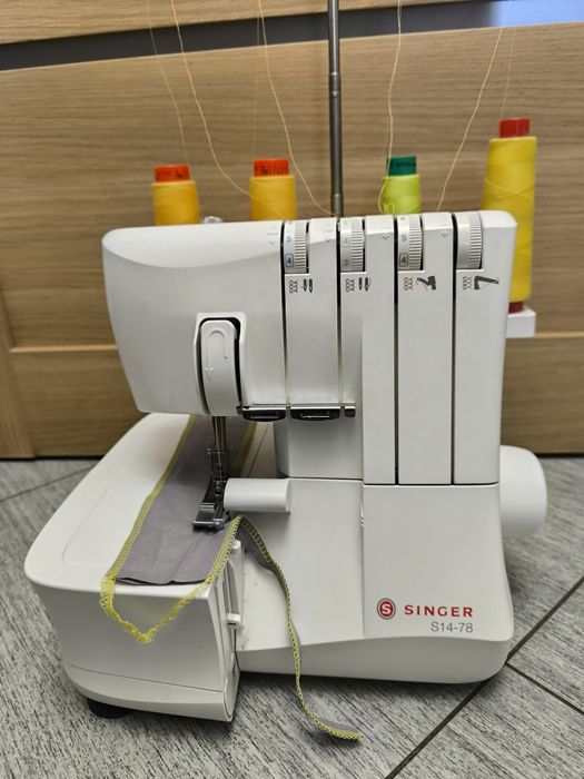 Maszyna do szycia overlock Singer