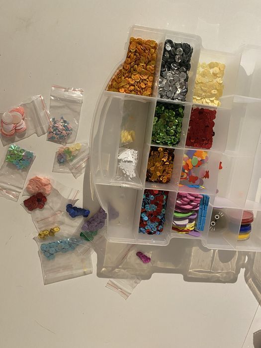 Cekiny, różne rodzaje i kolory