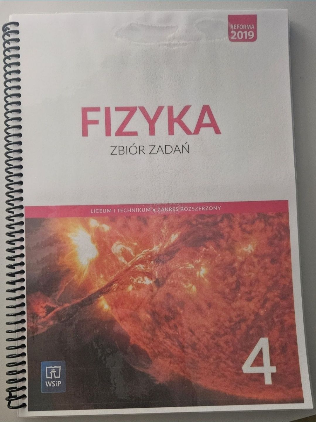 Zbiór zadań Fizyka klasa 4 WSiP liceum zakres rozszerzony Matura Bożek