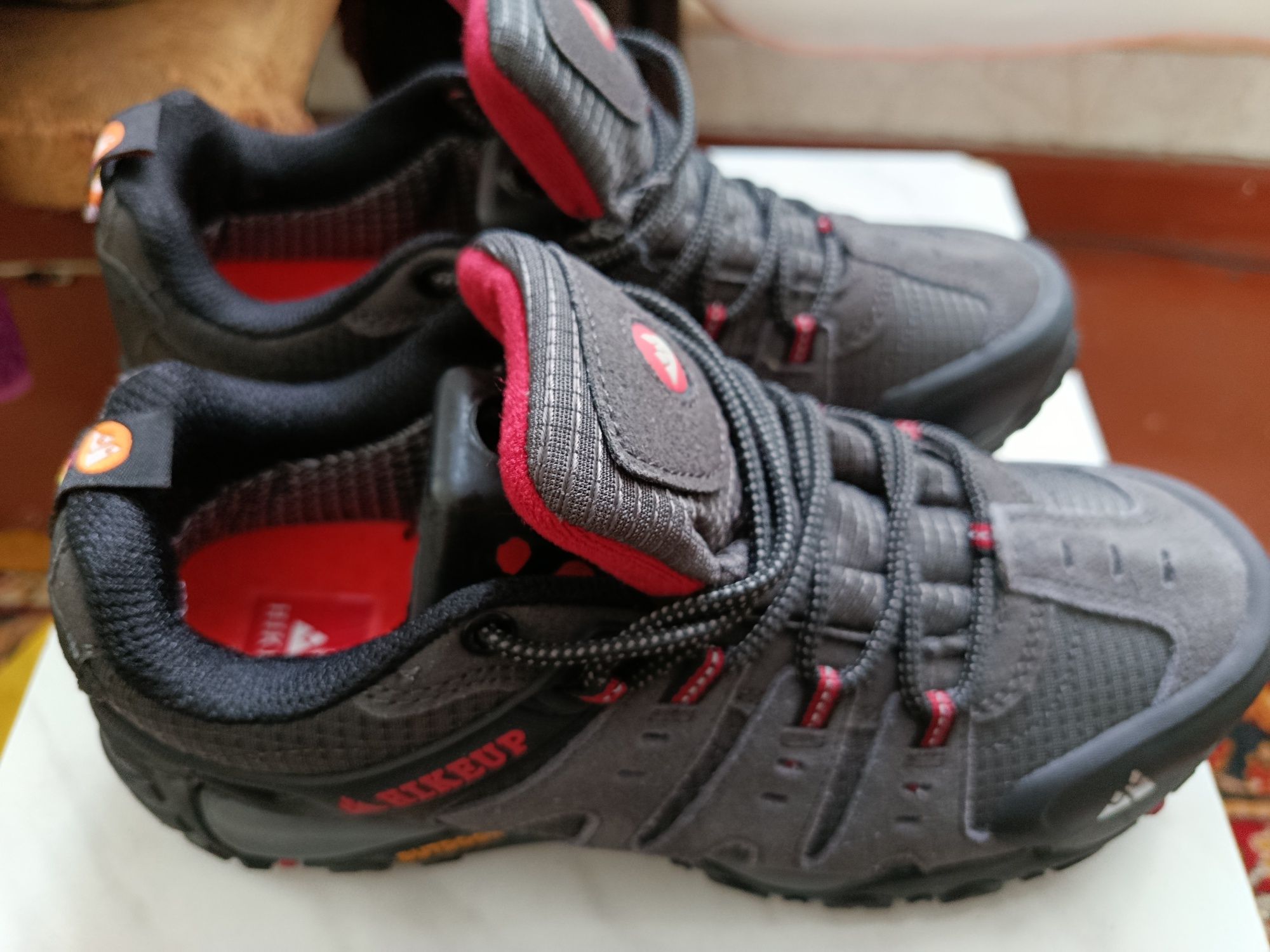 Кросівки трекінгові Hikeup 41p