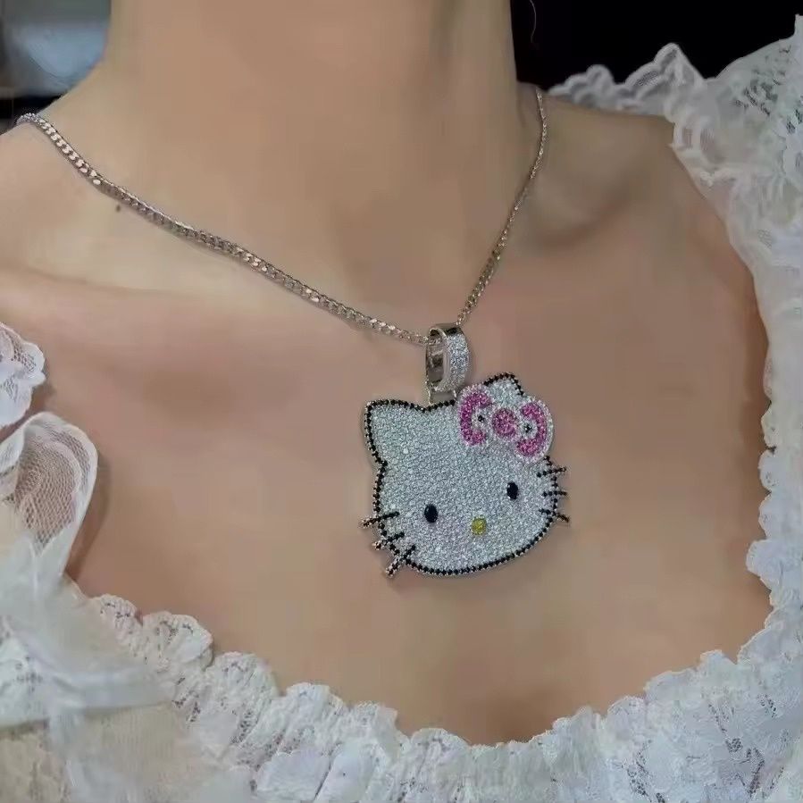 Cyrkonowy naszyjnik wisiorek Hello Kitty z kryształami moissanitu