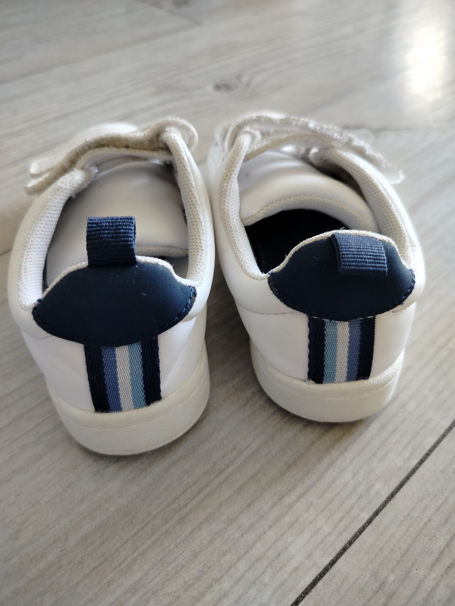 Sneakersy rozmiar 26
