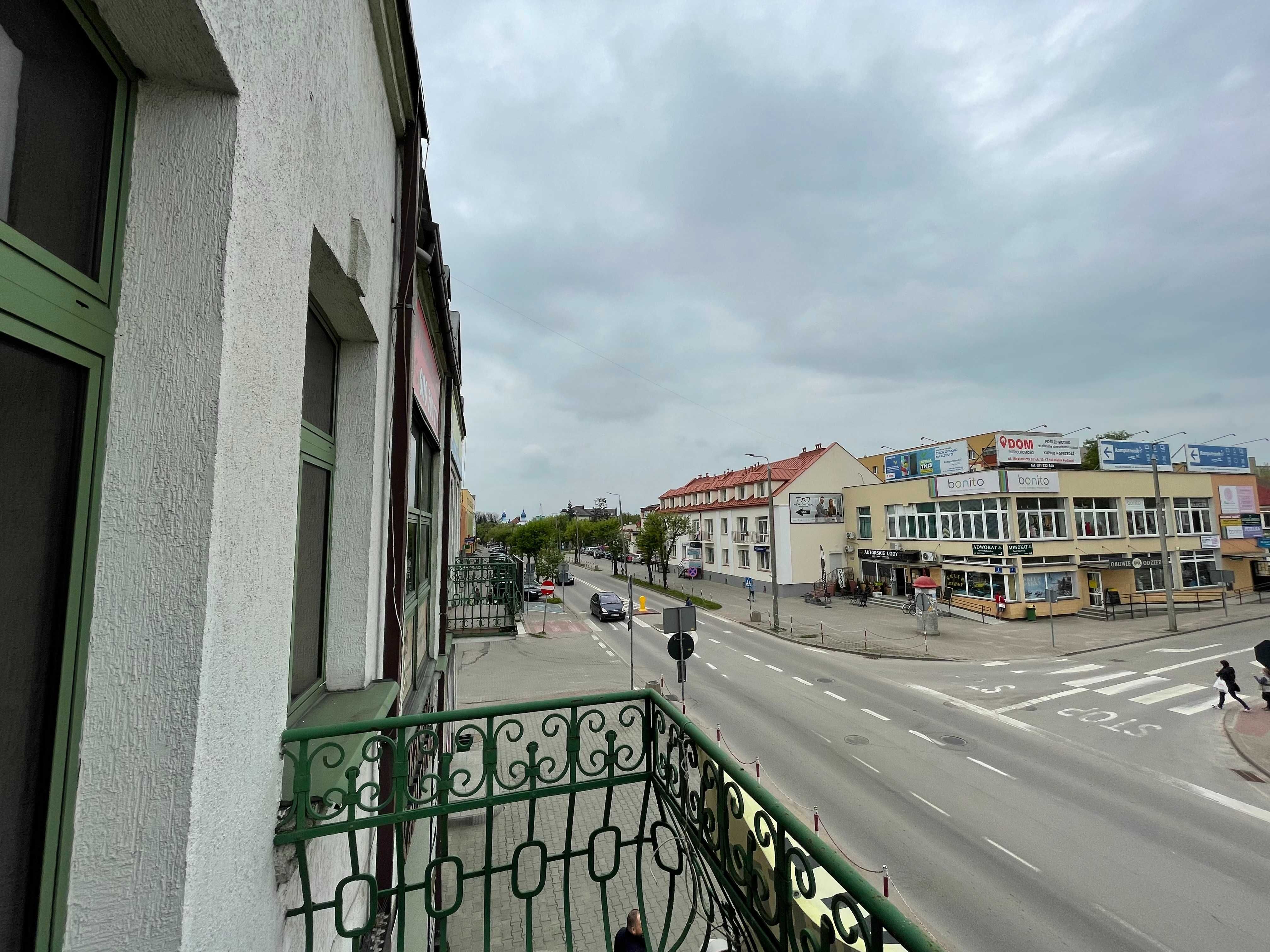 Wynajmę lokal  usługowo-biurowy w ścisłym centrum Bielska Podlaskiego.