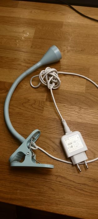 Lampka Ikea pastelowy niebieski - mocowanie na klamrę