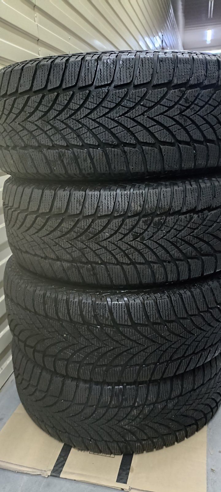 Зимові шини Goodyear UltraGrip Ice 2 235/55 R17