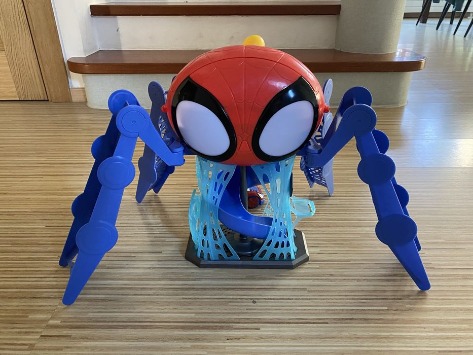 Spidey i Super Kumple baza z autkiem i figurką Nowa!