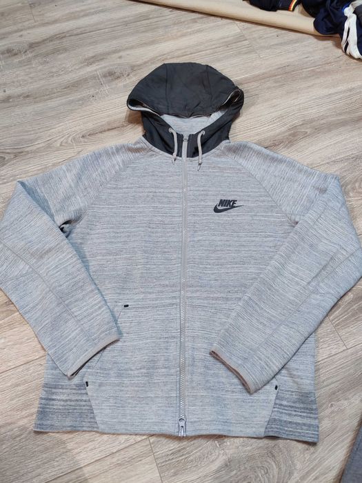 Продам Nike tech fleece с нейлоновым рефлективным капюшоном