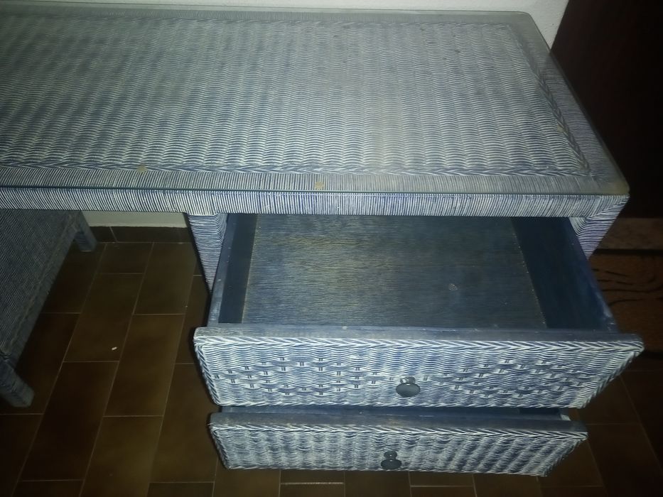 Armário de ratan,tipo secretária