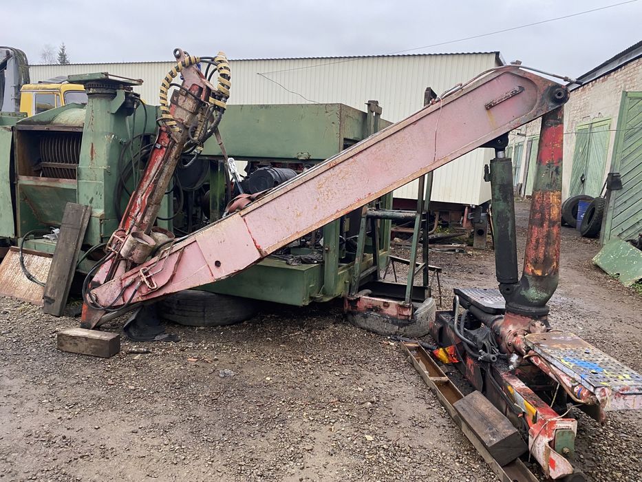 Кран-маніпулятор для лісу