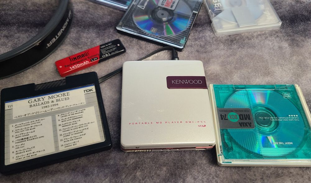 Редкий миниатюрный минидисковый плеер KENWOOD DMC-P55 (Видео работы)