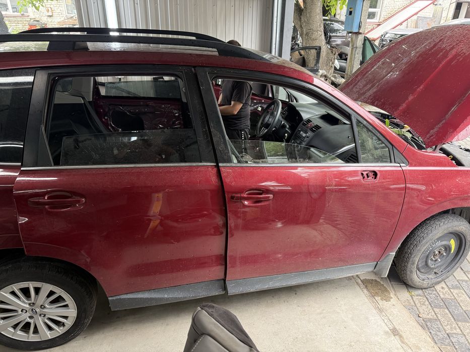 Двери двері Subaru forester SJ S13 2013 2014 2015 2016 2017 2018