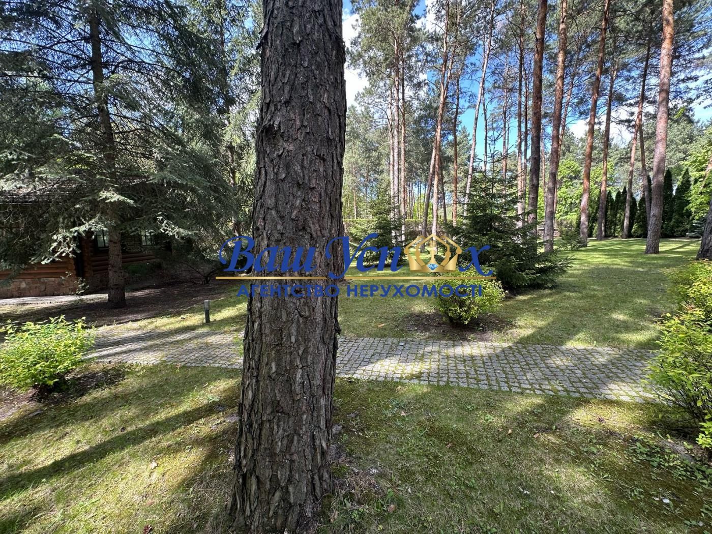 Продаж ділянки в лісі в містечку Конча-Заспа. село Козин