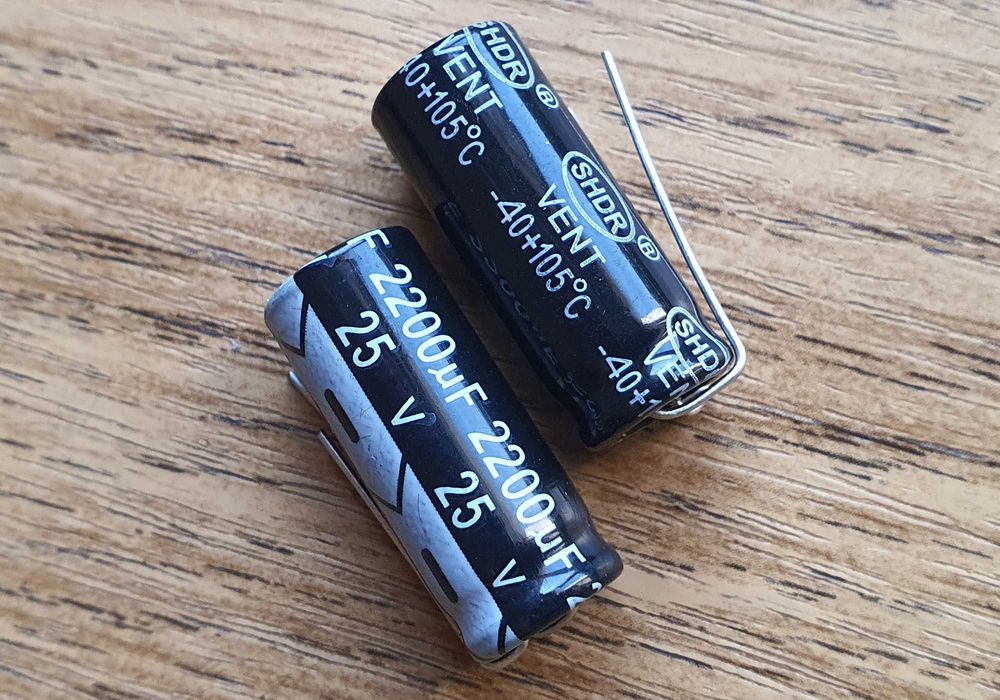 Конденсатор 2200мкФ 25В -40+105С VENT, 2 шт. вместе