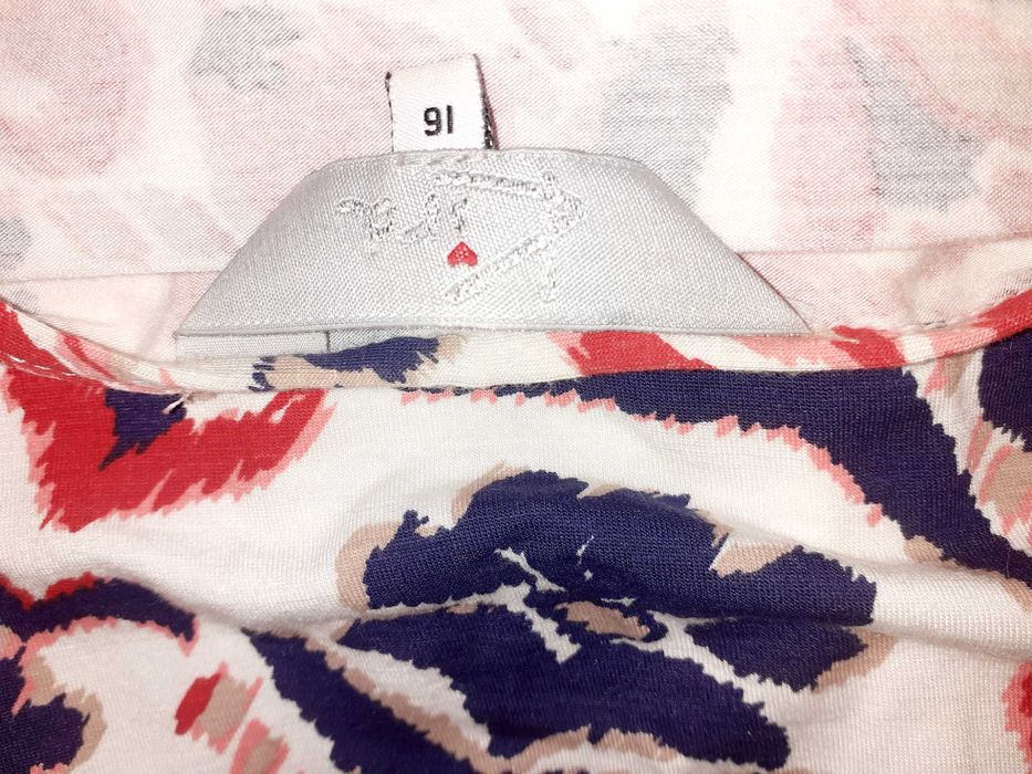 Bluzka z krótkim rękawem w eleganckich kolorach duży dekolt 16 44 46