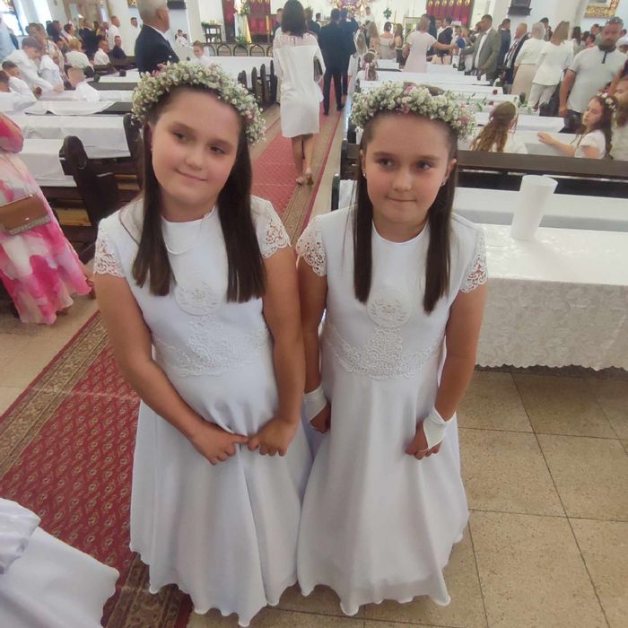 Sukienki komunijne dla bliźniaczek. Dwie sukienki . Komunia