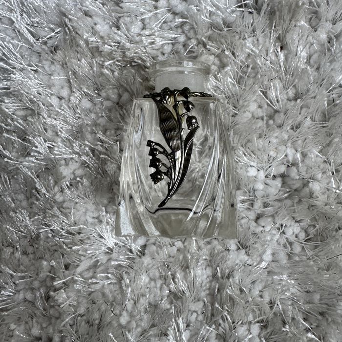 Butelka na perfumy z początku XX wieku