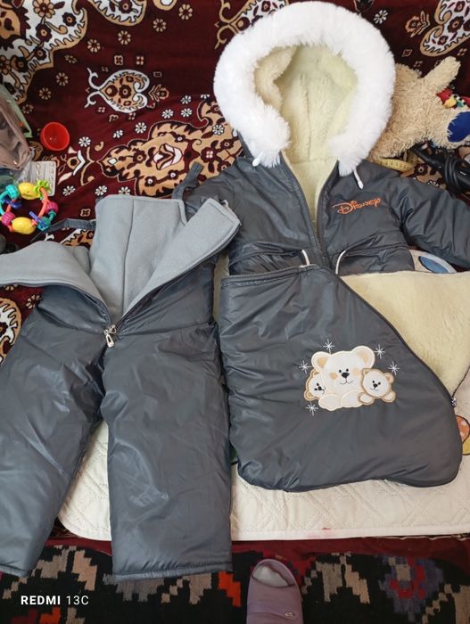 Продам. Зимовий комбінезон на хлопчика від 0 до 1.5 року