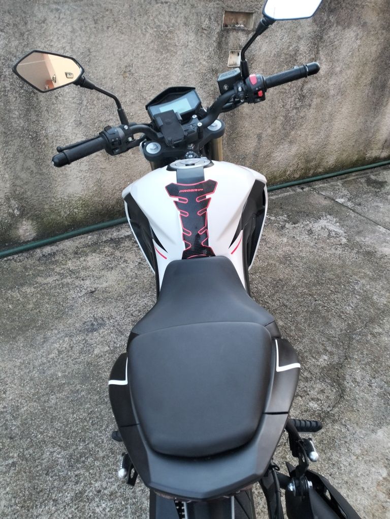 Keeway rkf 125 ano 2024