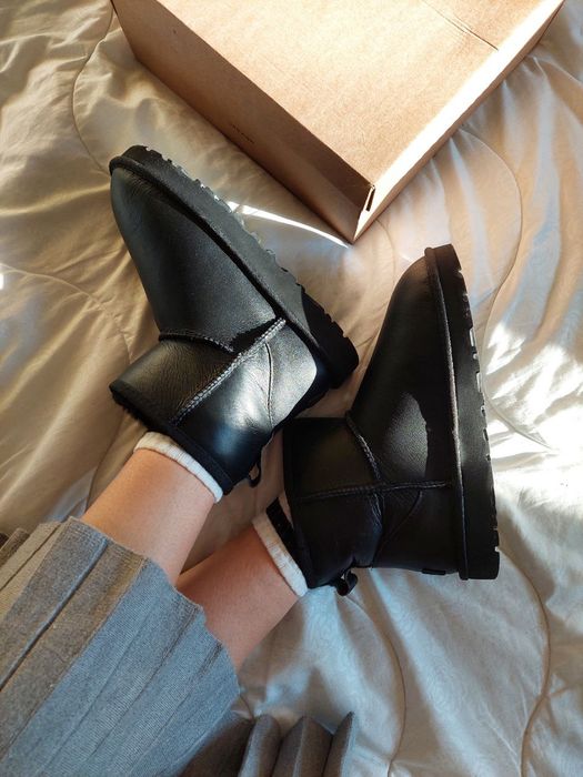 Угі Чоловічі UGG Classic Mini Black Leather (Шкіра)