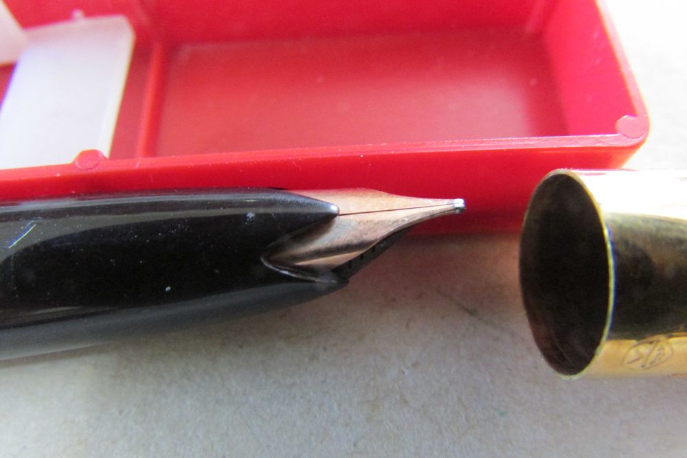 Ручка з золотим пером з СРСР   Харків  АР.