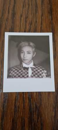 Renjun polaroid Hello Future