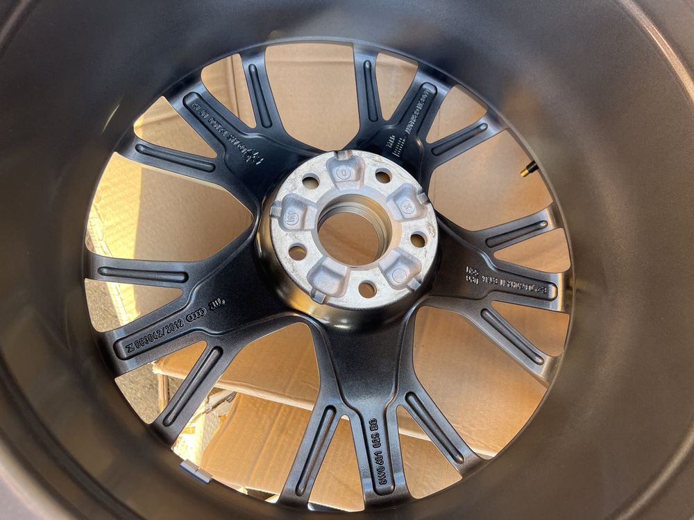 Felga 9,0x20 ET34 Audi A4 A5 RS oryginał 8W0 jak NOWA