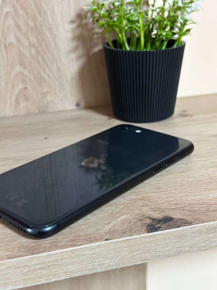 iPhone SE 2020 (64gb)