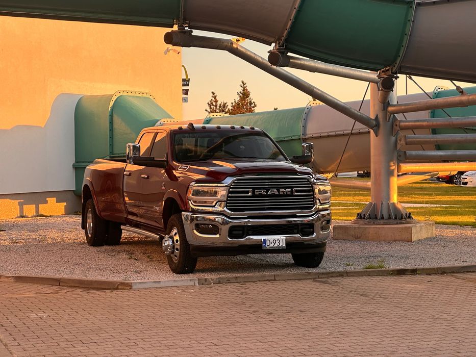 Ram 3500 Dodge 6.7 Cummins  5 gen Laramie