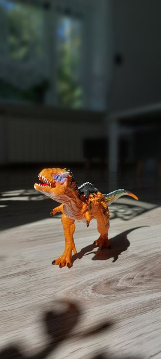 Zabawka dinozaur