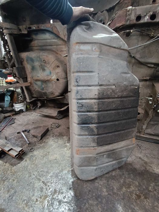 Бензобак Опель Омега А Бак топливный Opel Omega A Универсал Караван